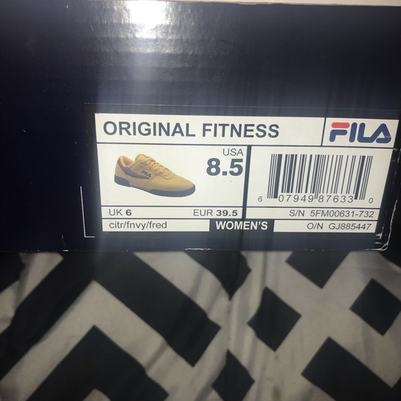 Shoes - Picture 2 of 3